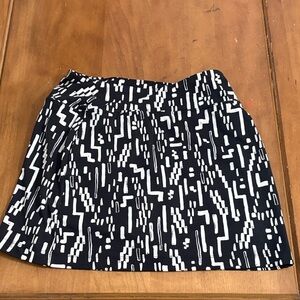 Title Nine Black and White Skort Size Small